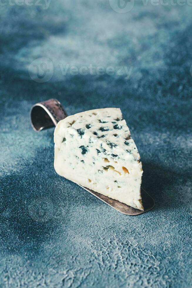 une coin de bleu fromage photo