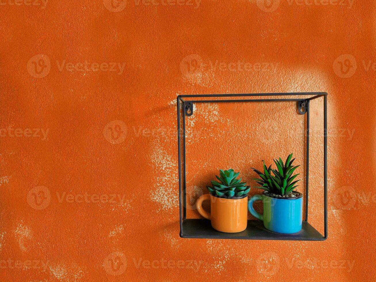 décoration confortable Orange mur petit plante jardin pendaison Cadre deux tasse tropical arbre dans vivant pièce photo