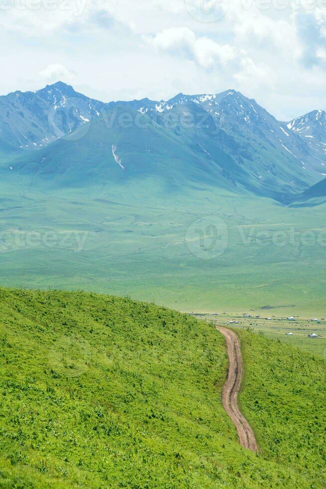 Nalati prairie avec le bleu ciel. photo