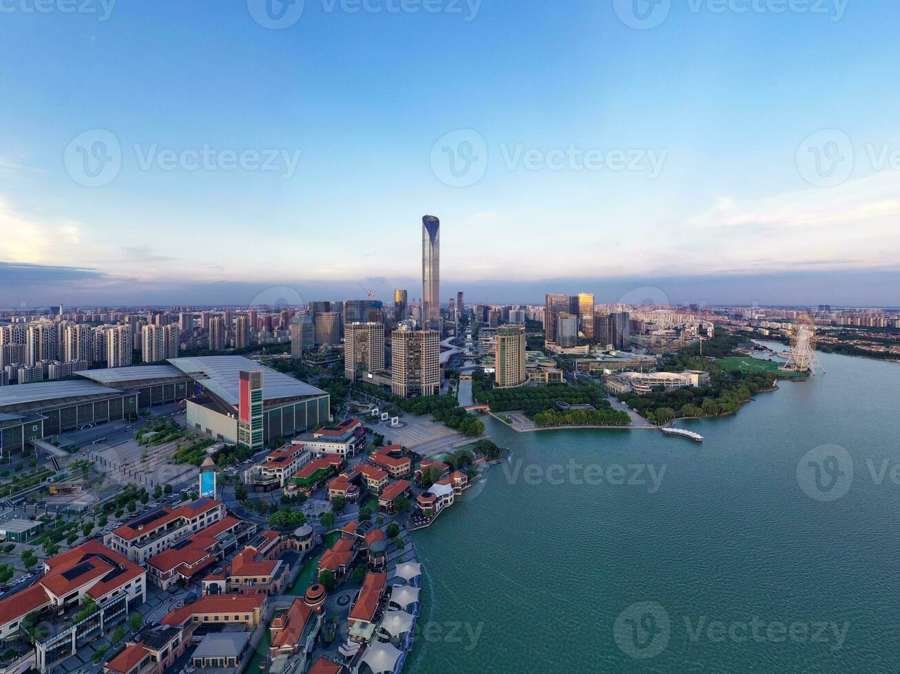 ville bâtiments par jinji Lac dans suzhou, Chine. photo