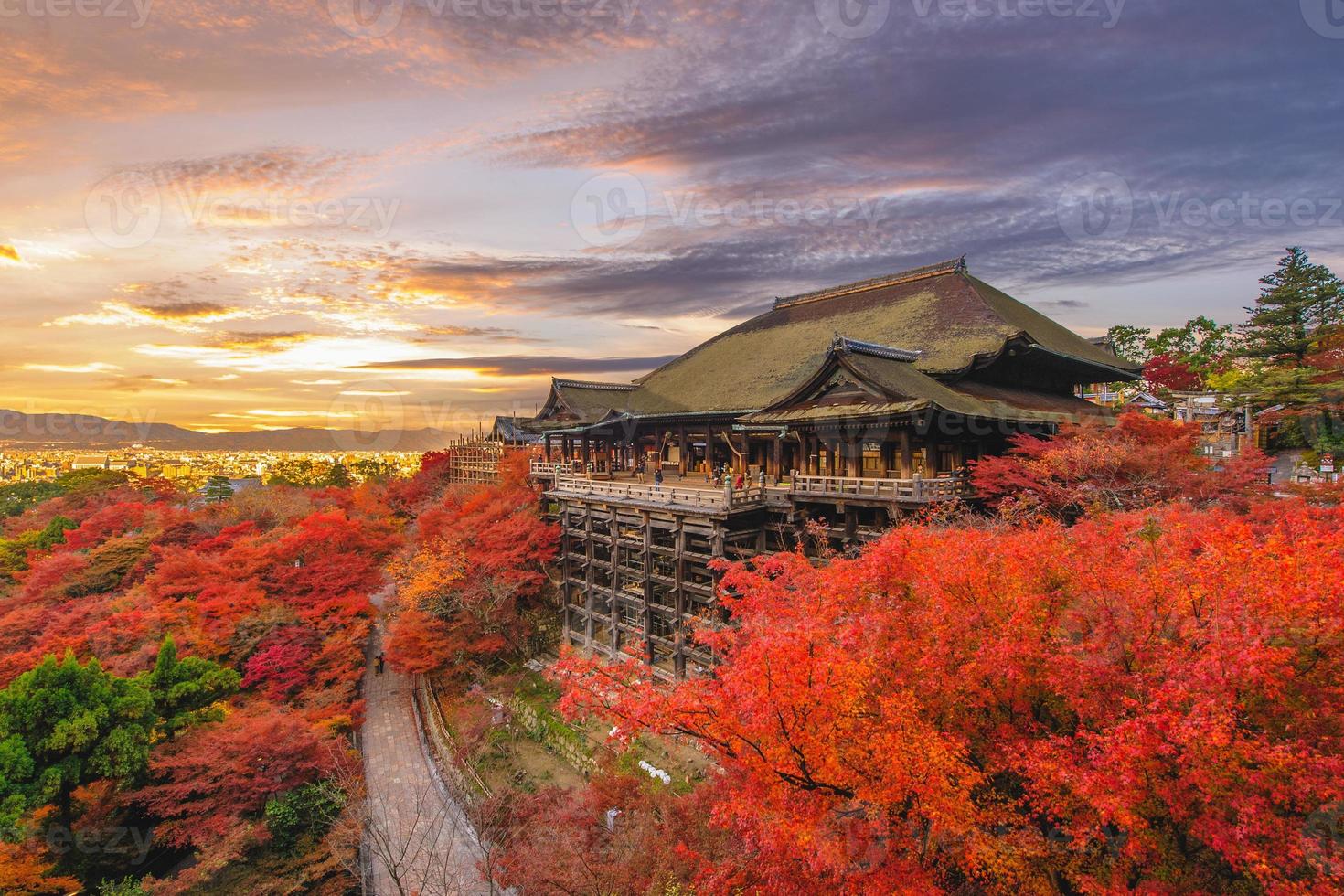 Temple kiyomizu dera à kyoto au japon photo