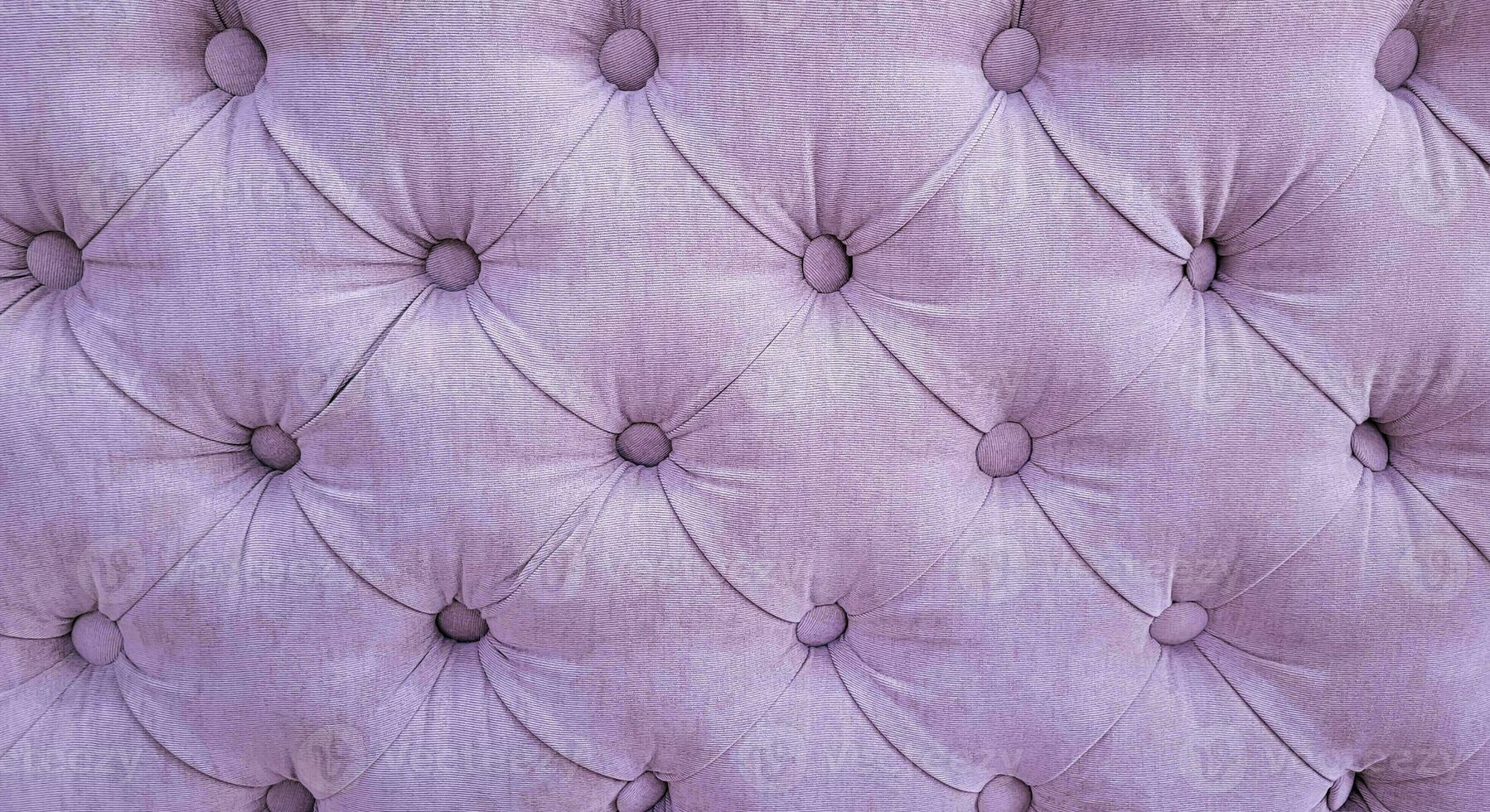 lilas velours Contexte avec matelassé tapisserie dans chesterfield style fermer. photo