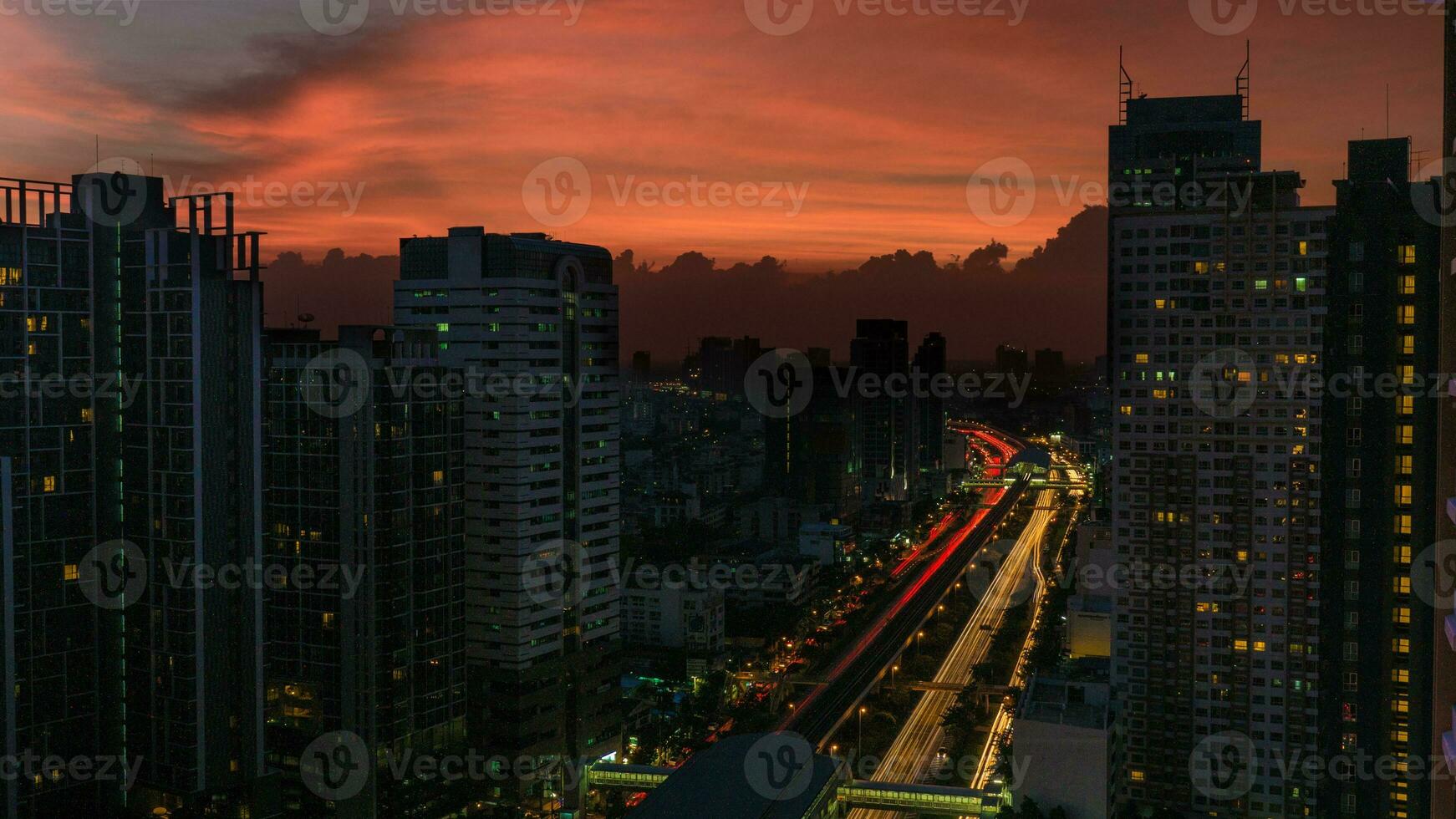 Bangkok paysage urbain avec couleur flamme ciel, Thaïlande photo