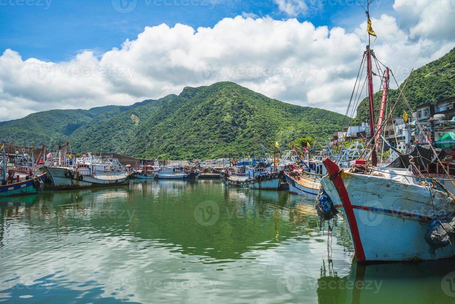 port de pêche de daxi situé dans le comté de yilan, taiwan photo