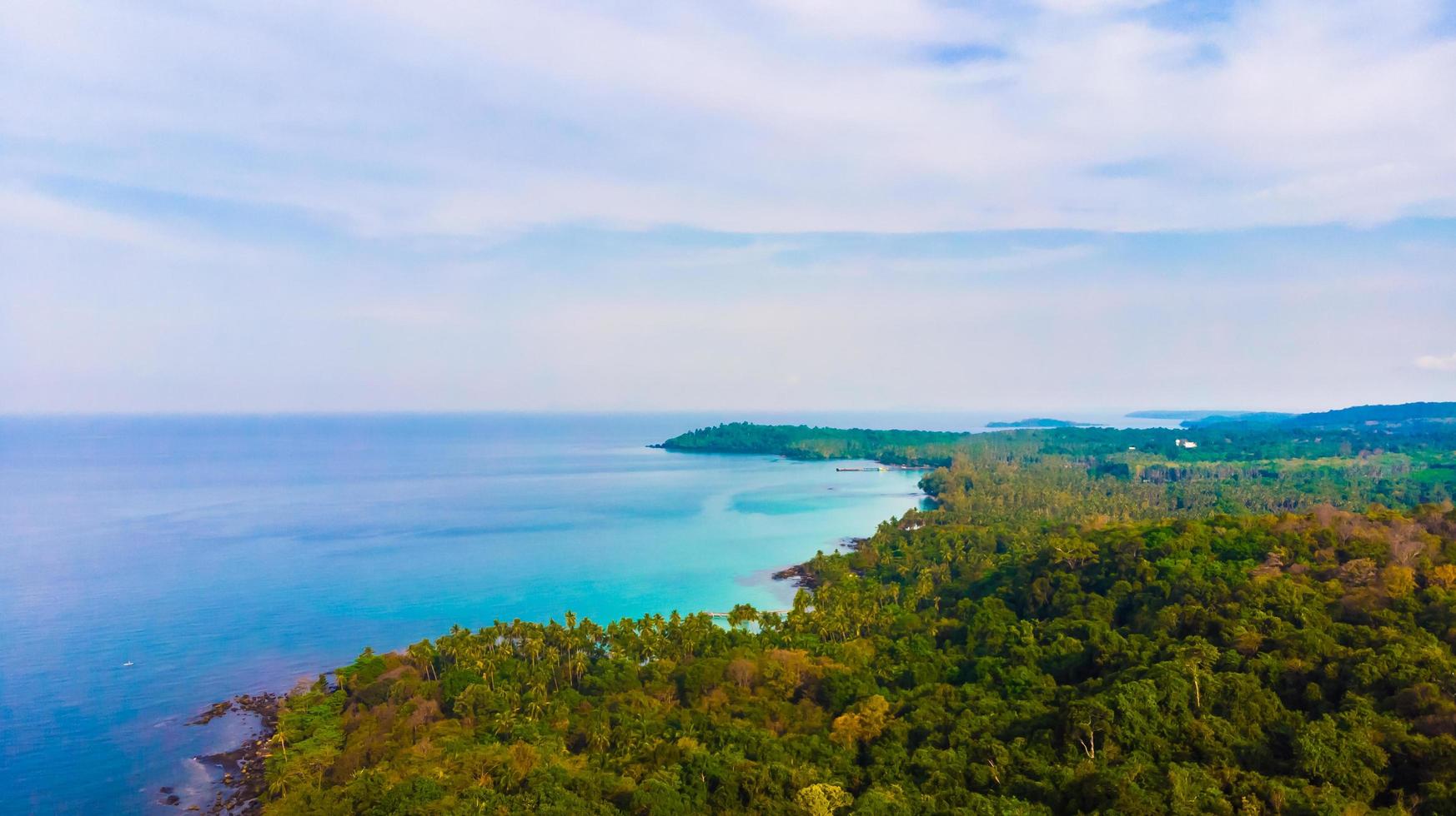 vue aérienne de la mer photo