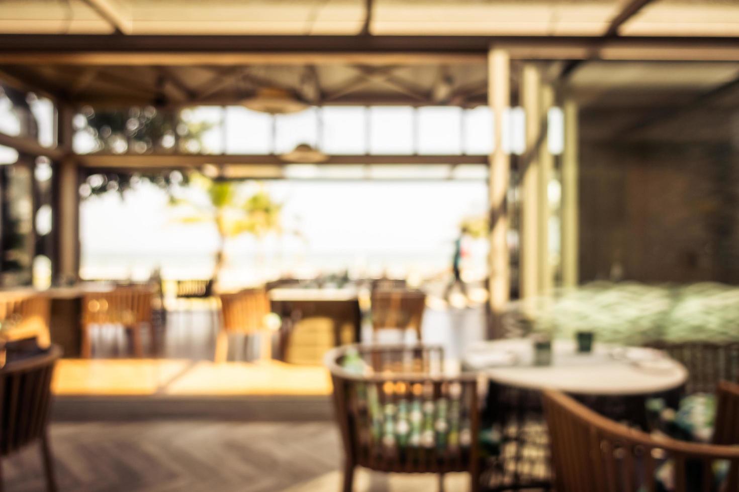 flou abstrait et buffet de restaurant défocalisé dans un complexe hôtelier photo