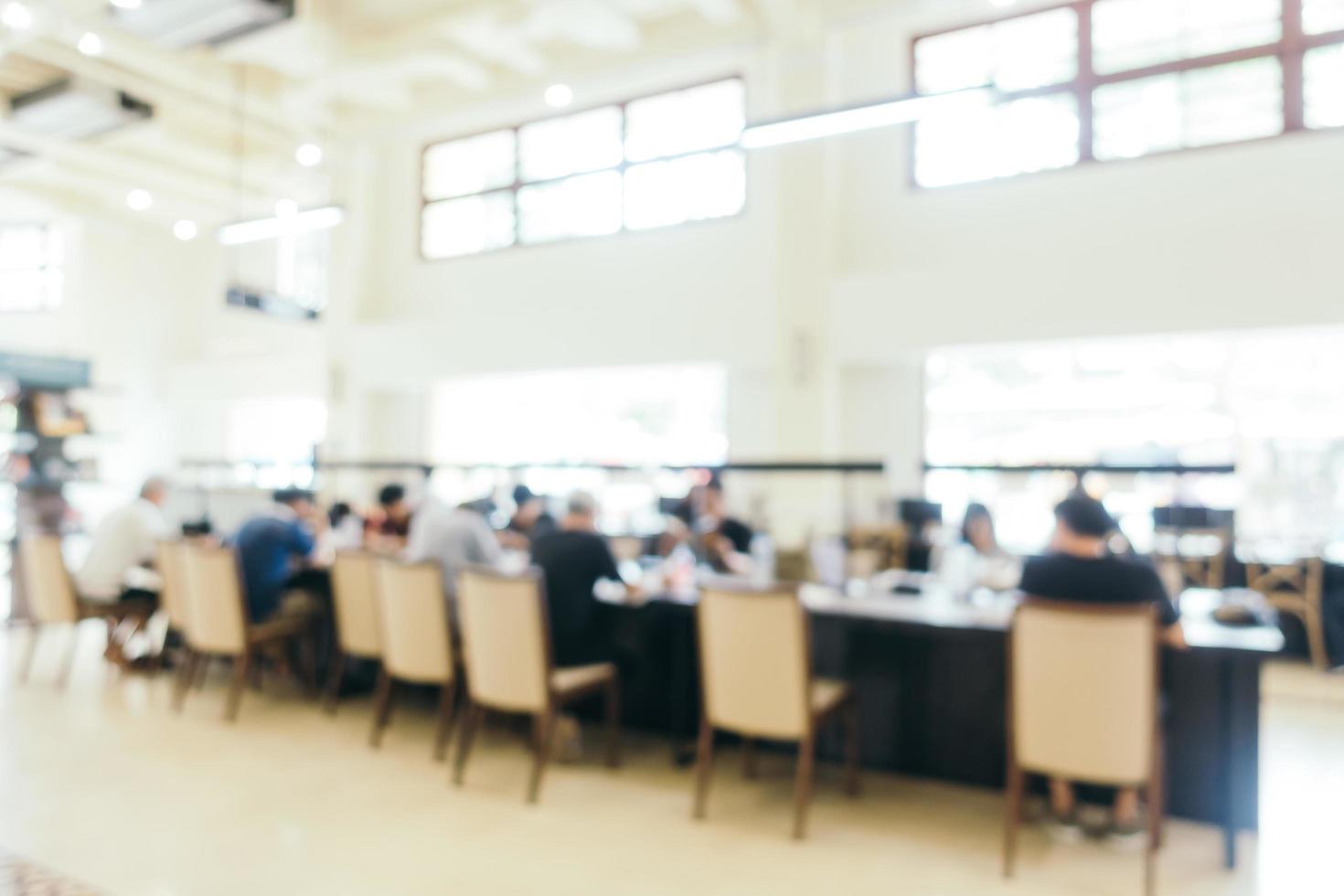 flou abstrait et étagère défocalisée dans la bibliothèque photo