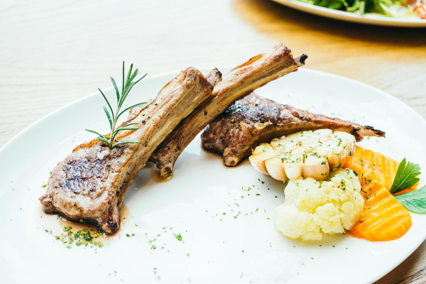 steak de côtelette d'agneau grillé photo