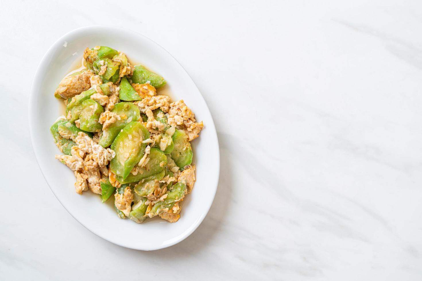 courge coudée sautée avec oeuf photo