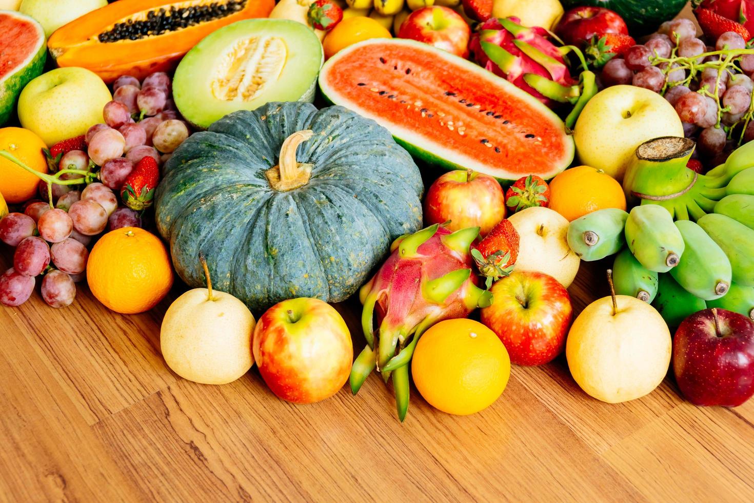 fruits assortis et mélangés photo