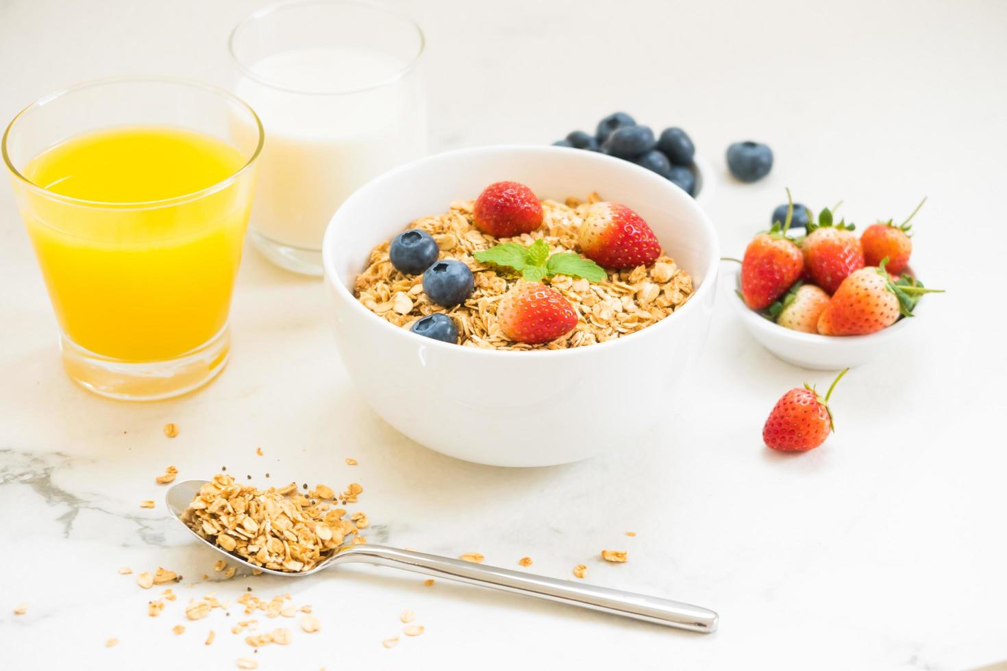 ensemble de petit-déjeuner sain photo