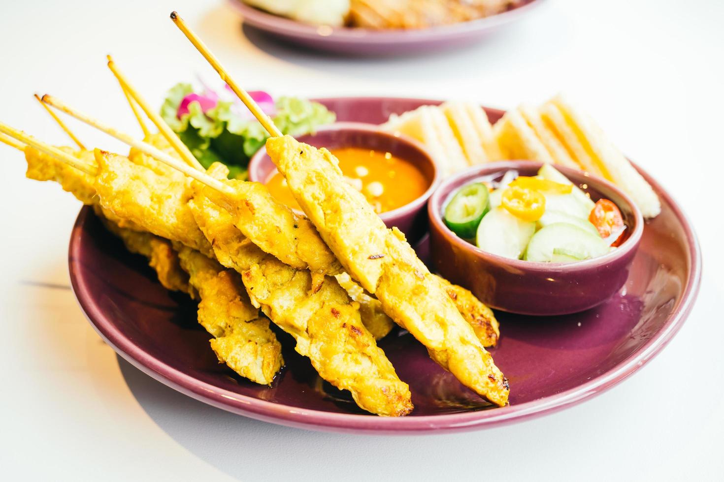 satay de viande de poulet photo