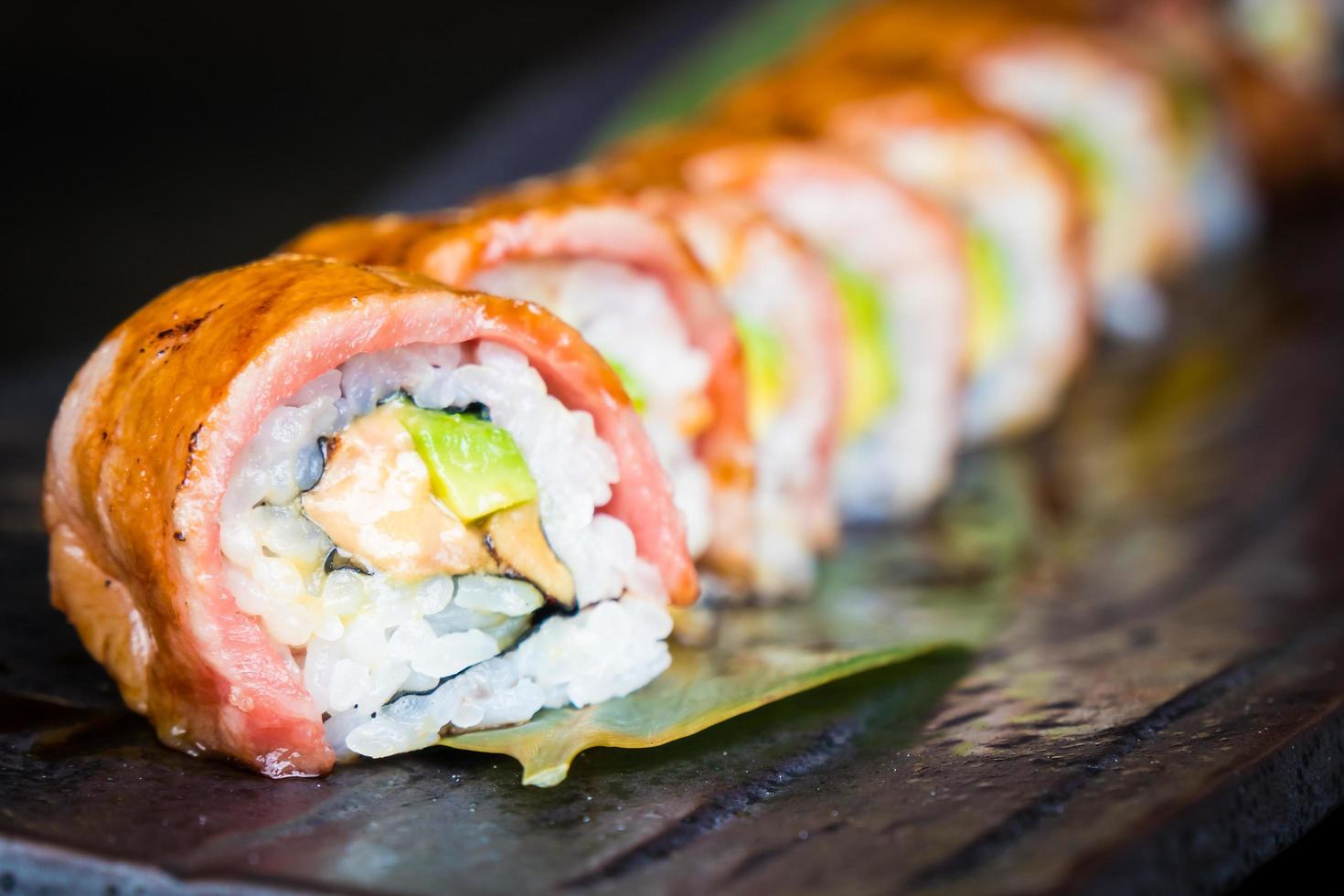 sushi au bœuf matsusaka et wagyu photo