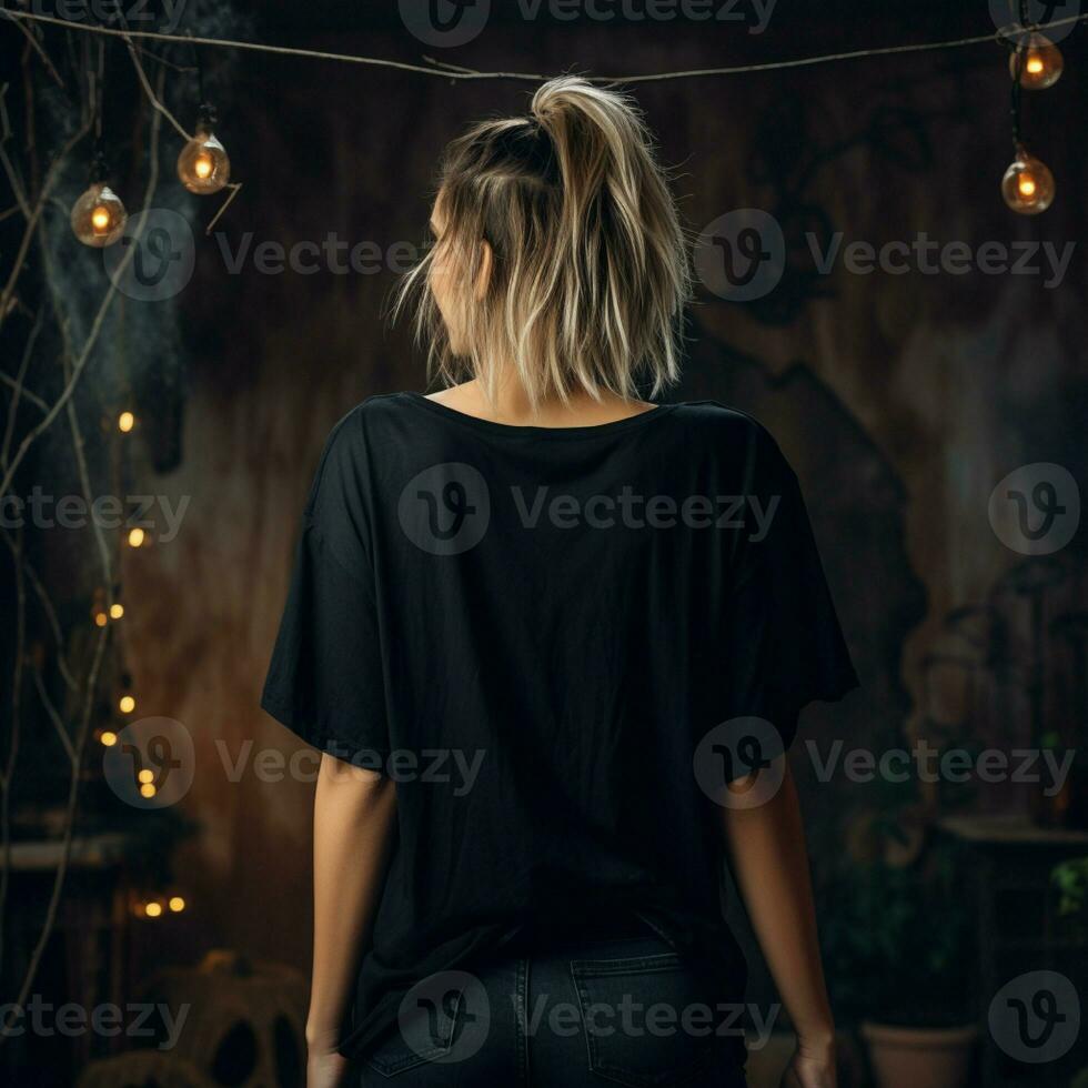 ai généré fille modèle portant noir surdimensionné t - chemise. Halloween thème. retour voir. moderne style photo