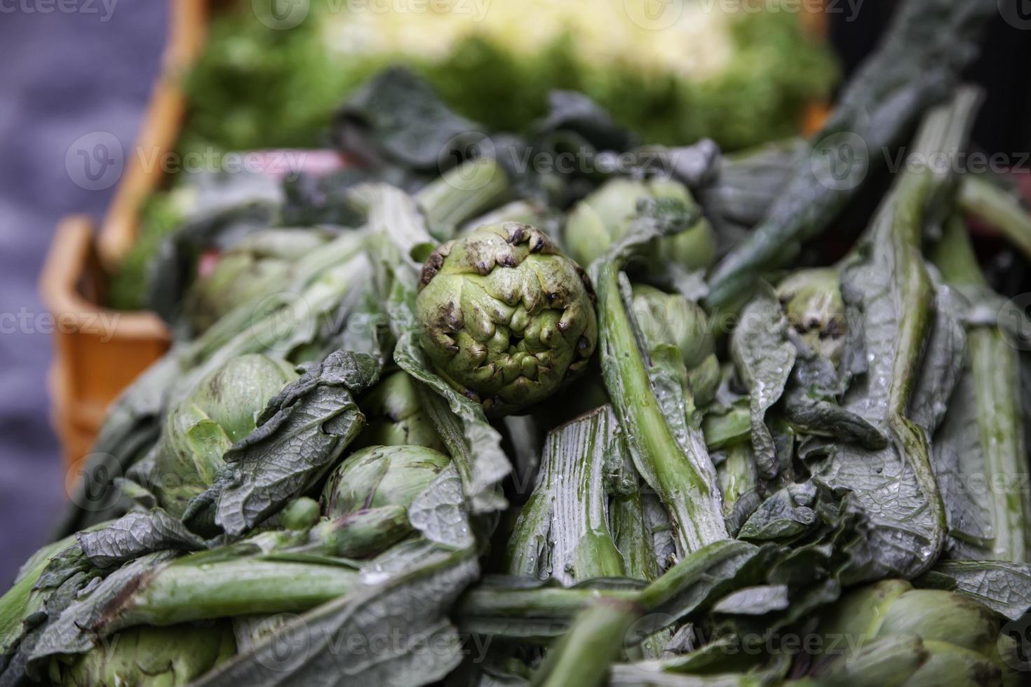 artichauts dans un marché photo