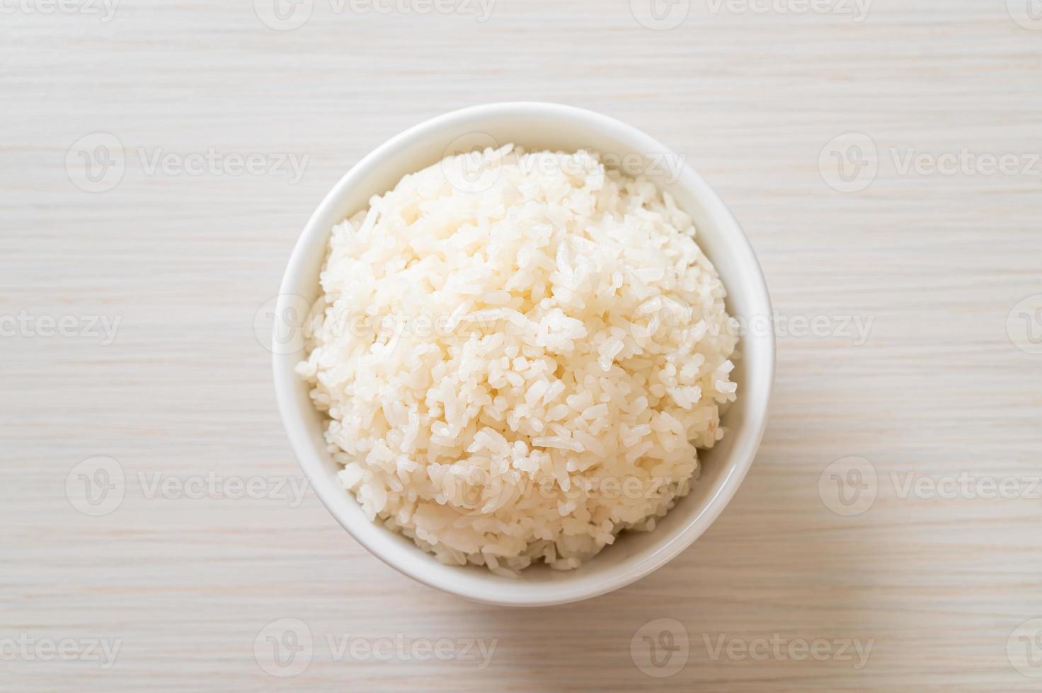bol de riz blanc au jasmin thaï cuit photo