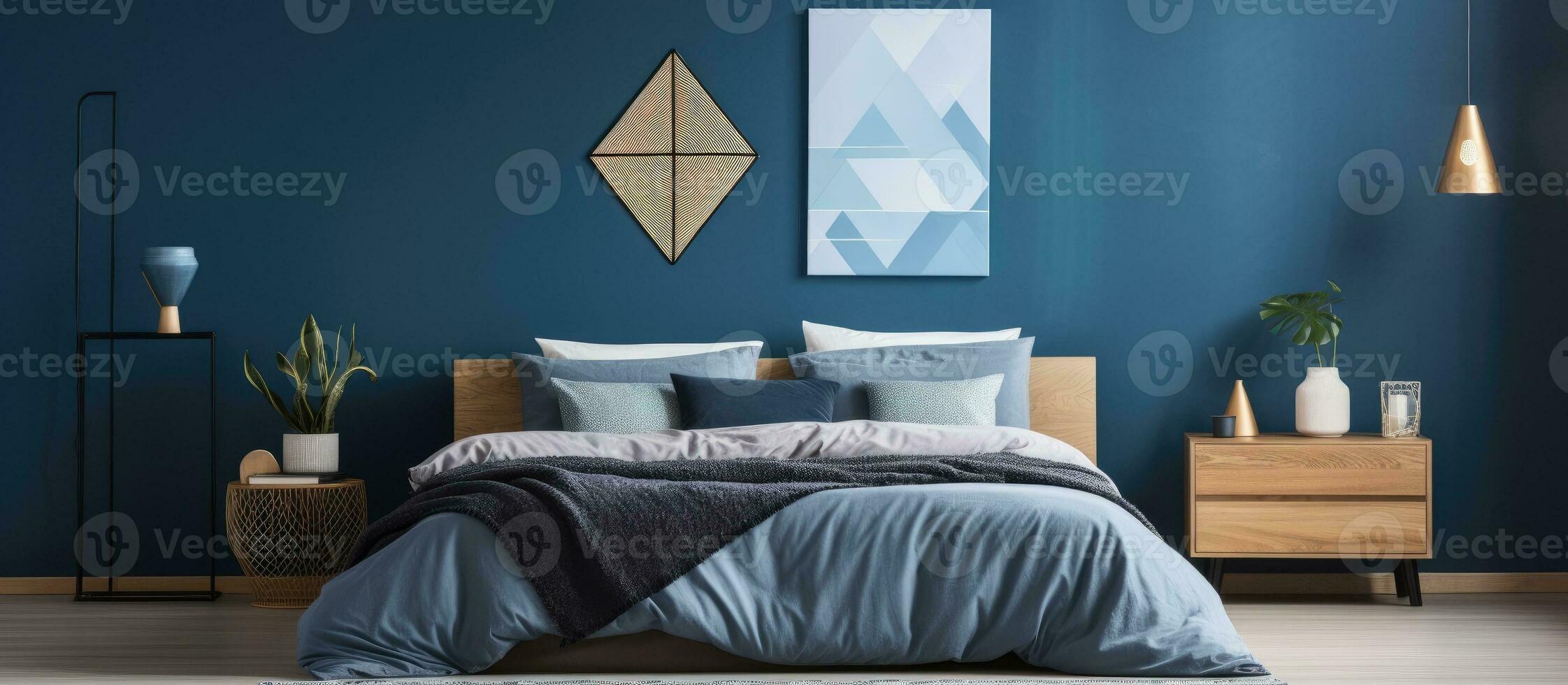 réel photographier de une moderne chambre intérieur avec une bleu lit couvert par une foncé couverture et décoré avec à motifs oreillers et affiches photo