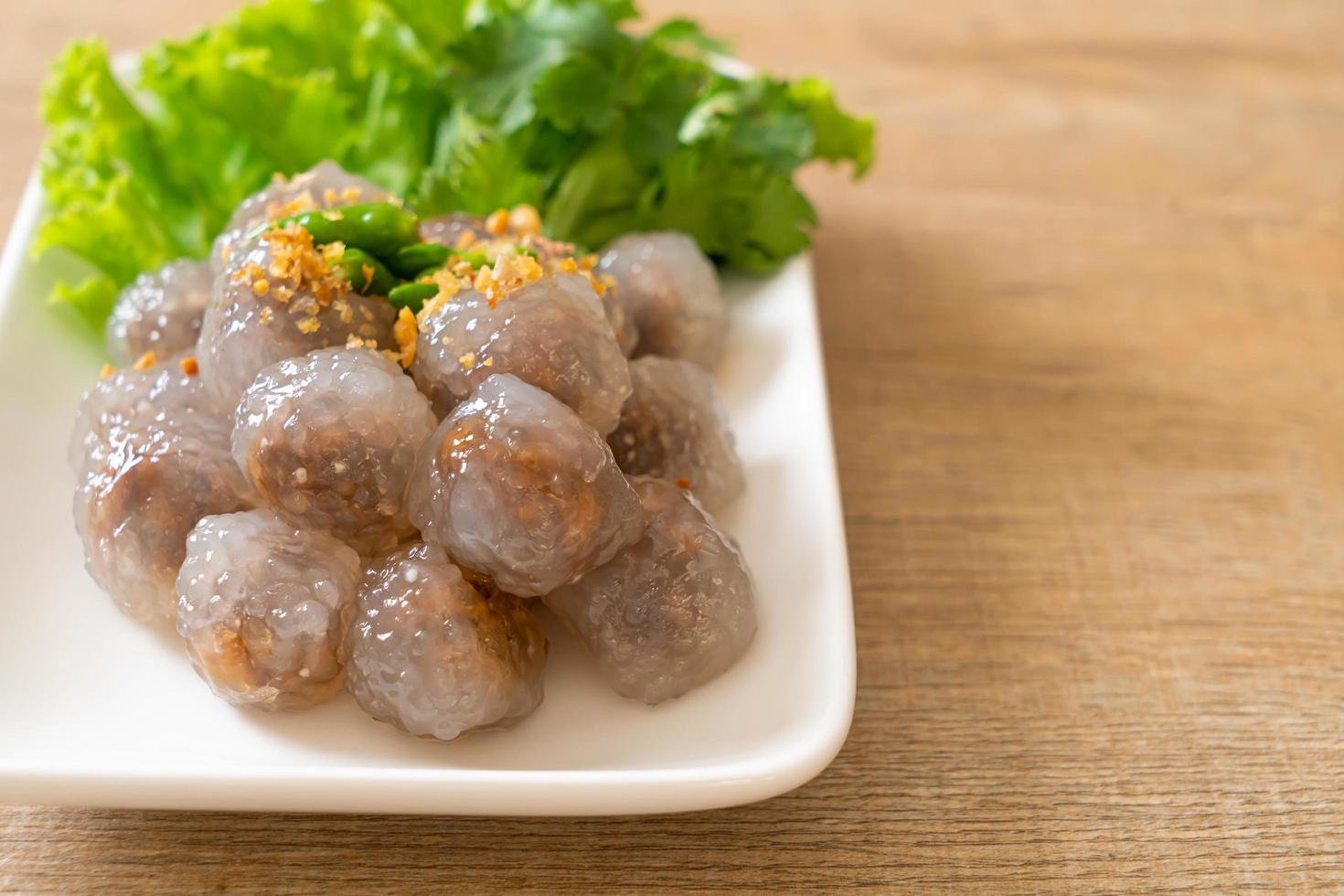 boulettes de tapioca cuites à la vapeur avec du porc photo