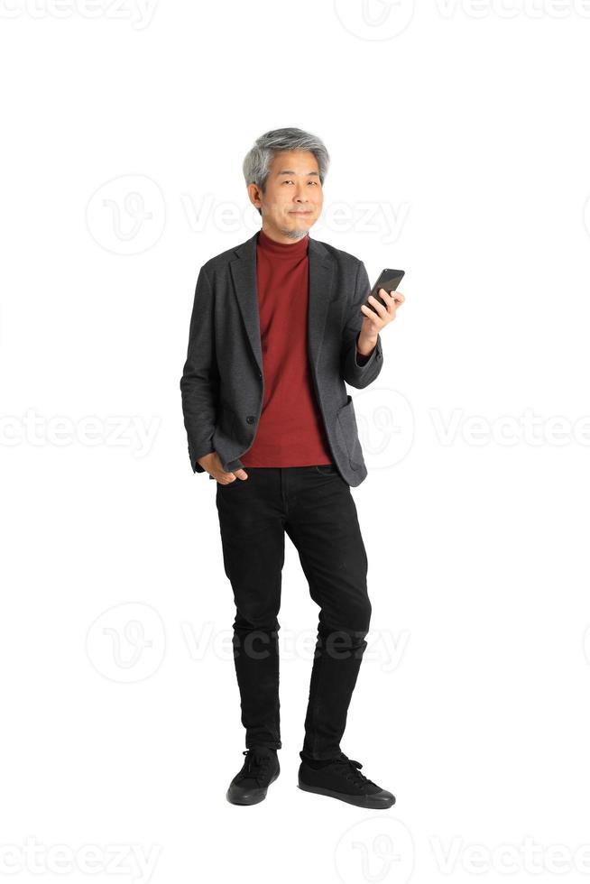 homme asiatique debout photo