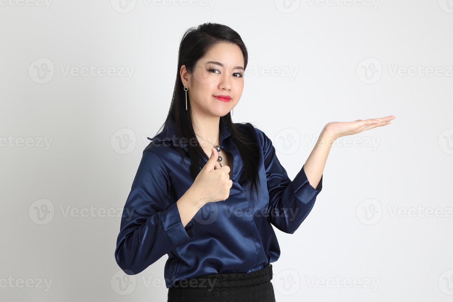 femme asiatique isolée photo