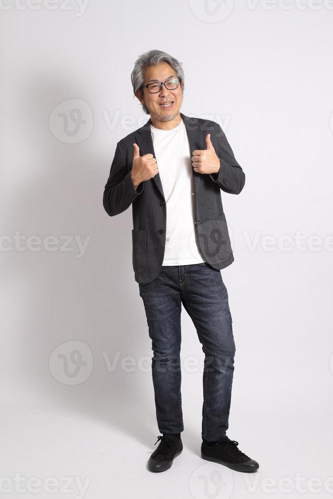 homme asiatique isolé photo