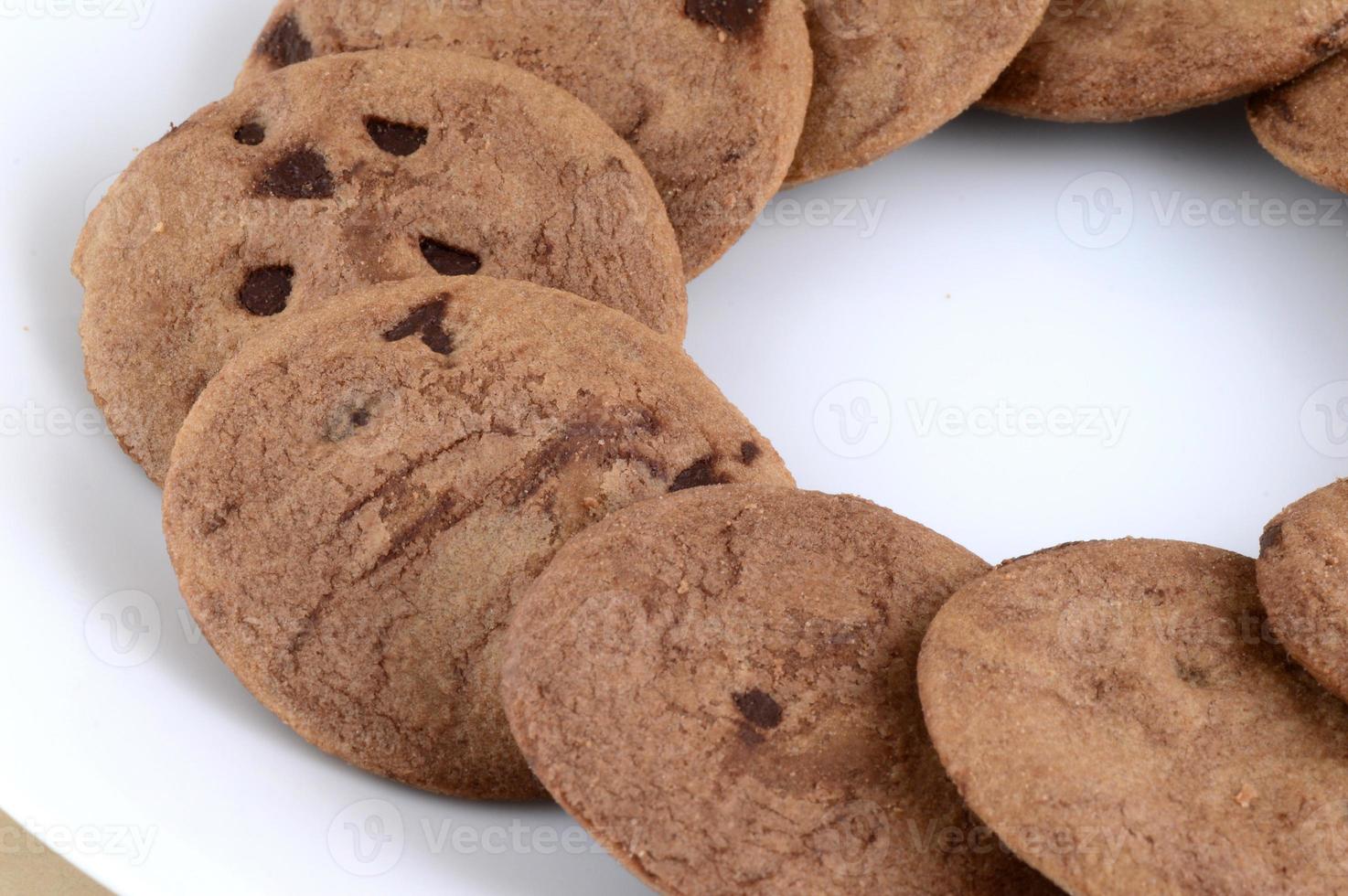 biscuit aux pépites de chocolat dans une assiette photo