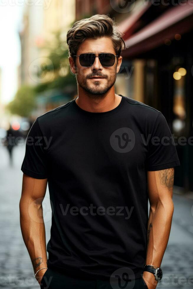 homme dans noir T-shirt maquette photo