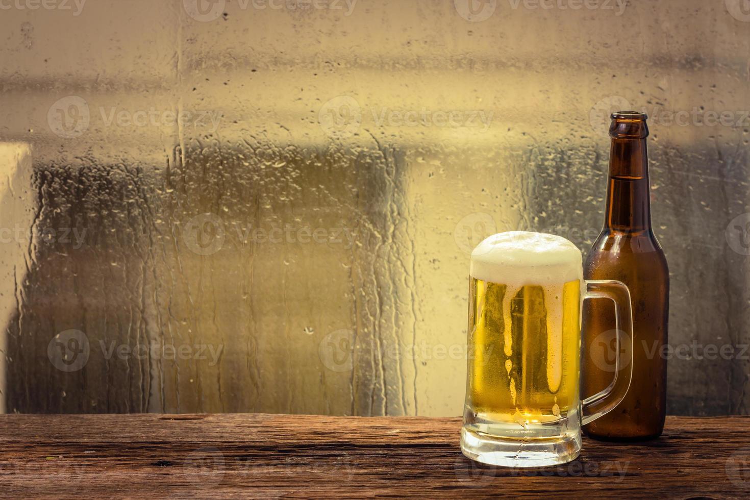 bière avec bouteille photo