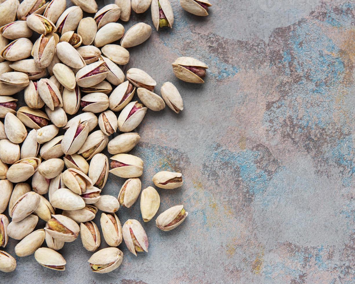 pistaches sur une table photo