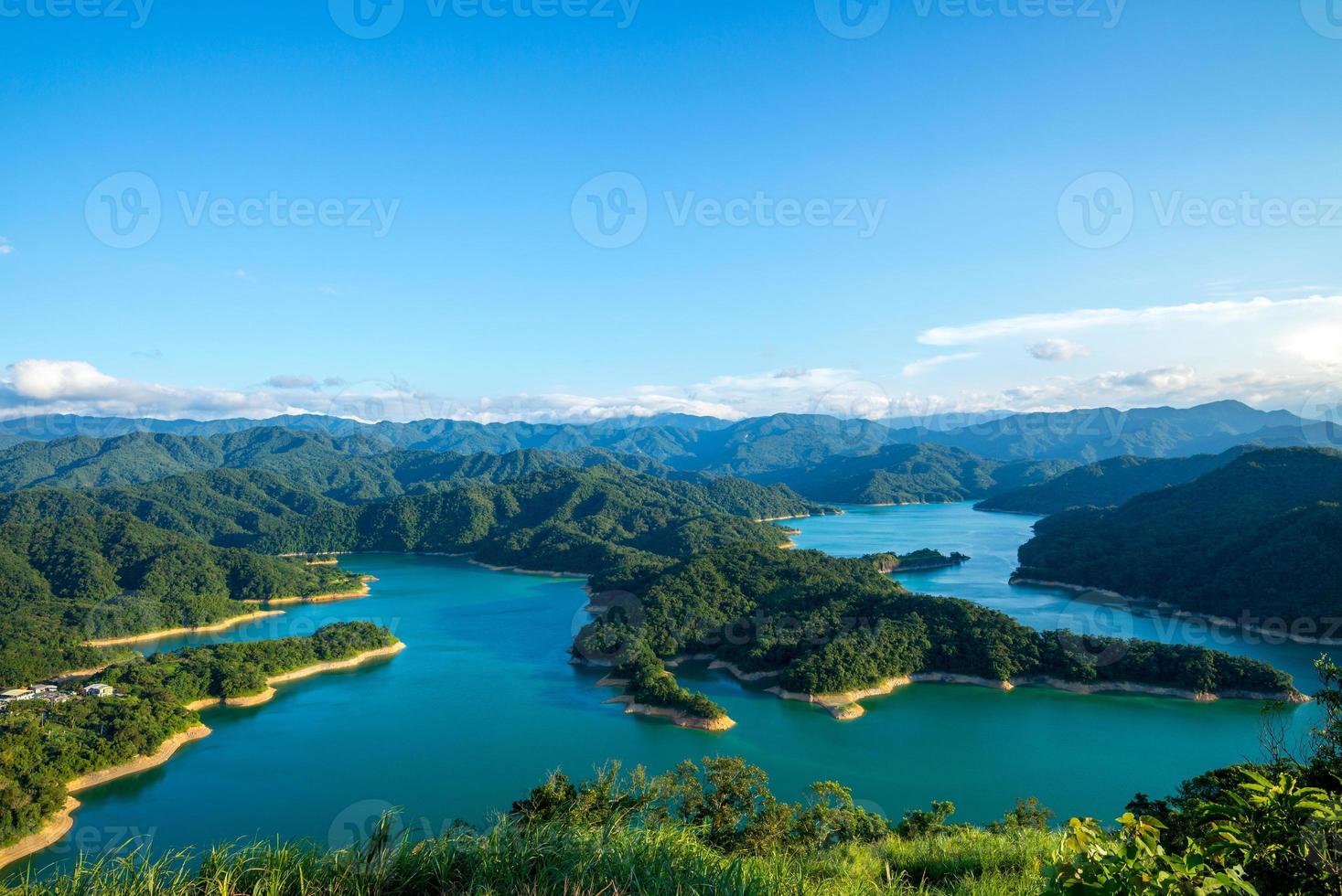 paysage du lac des mille îles à shiding, taiwan photo