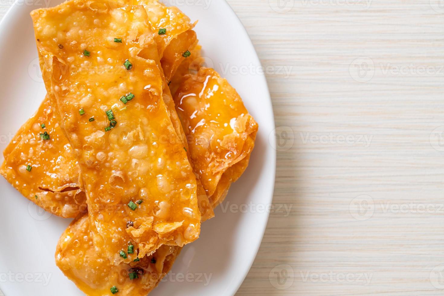 roti croustillant avec du sucre sur plaque photo