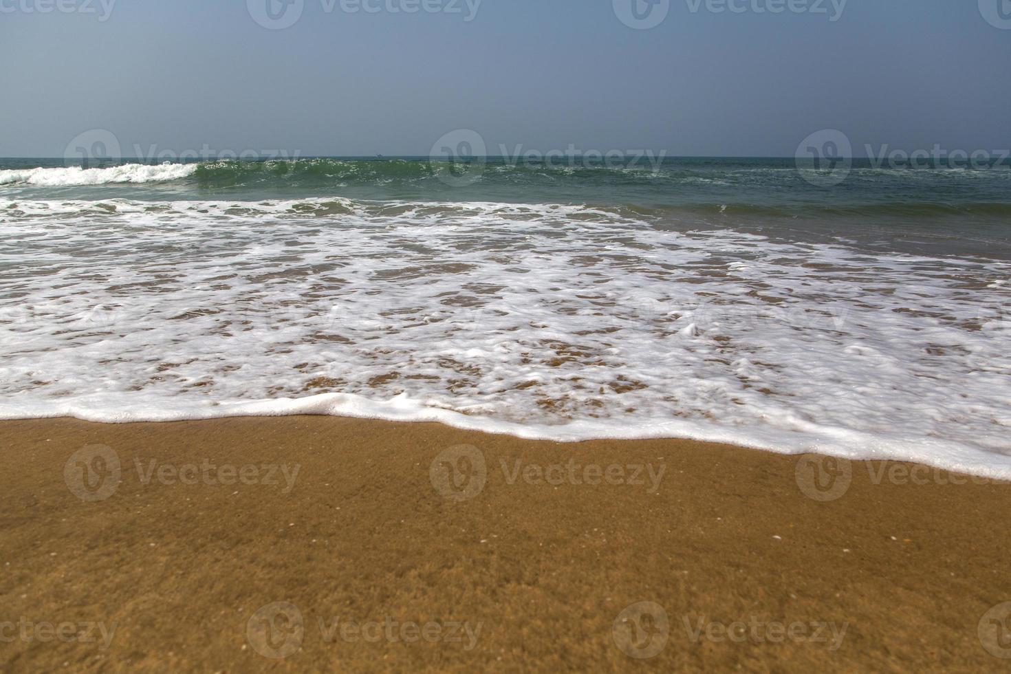 plage à anjuna goa inde photo