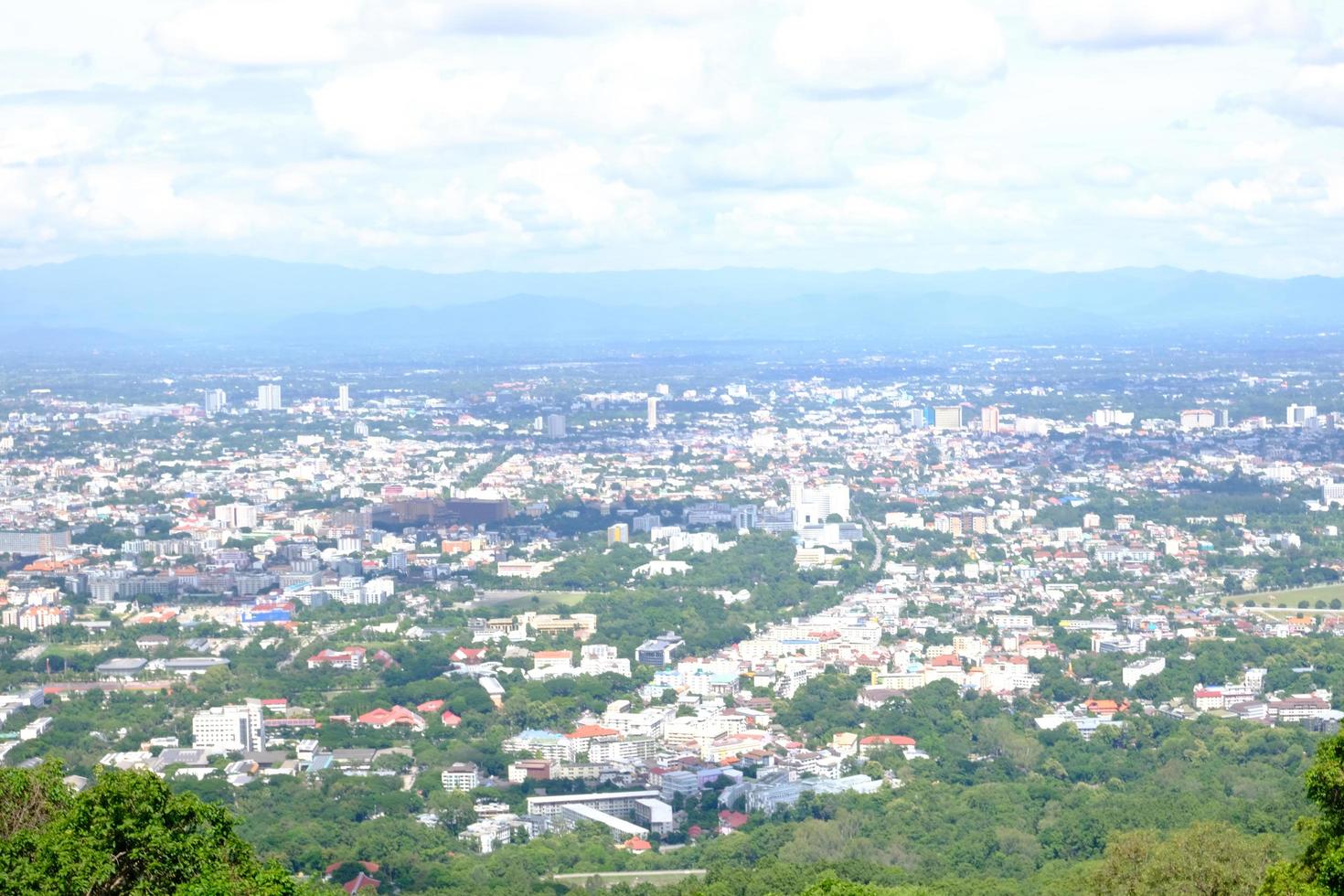 belle vue de dessus de paysage urbain et petite ville ville photo