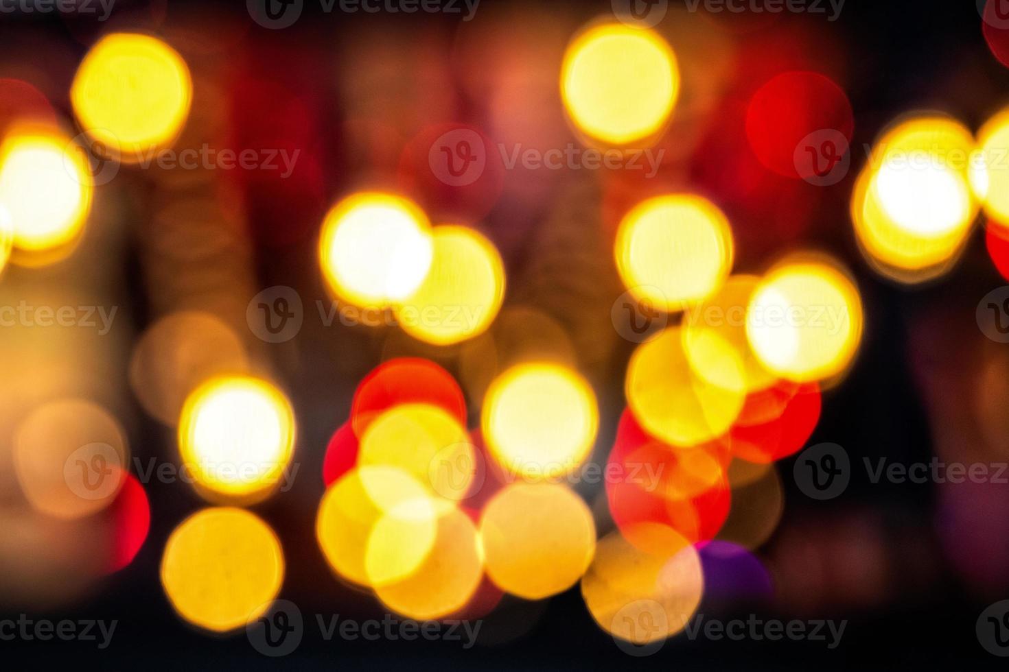 fond de noël festif. abstrait avec des lumières défocalisées bokeh photo