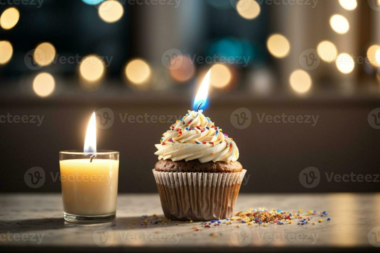 délicieux anniversaire petit gâteau sur table sur lumière Contexte. ai généré photo