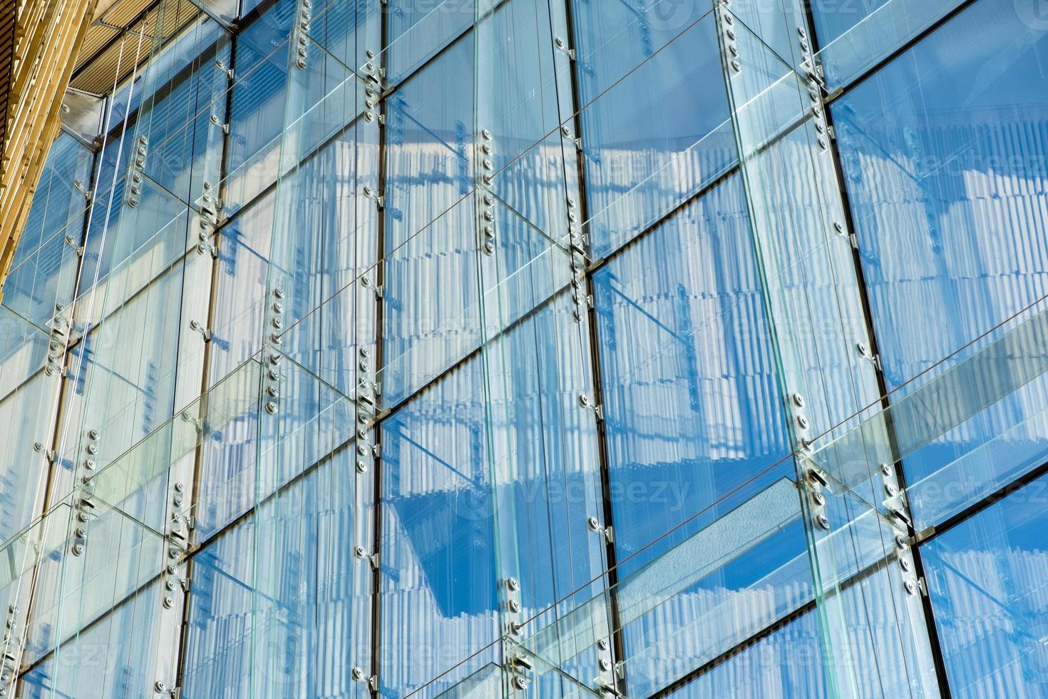 constructeur de fenêtres en verre transparent bleu photo