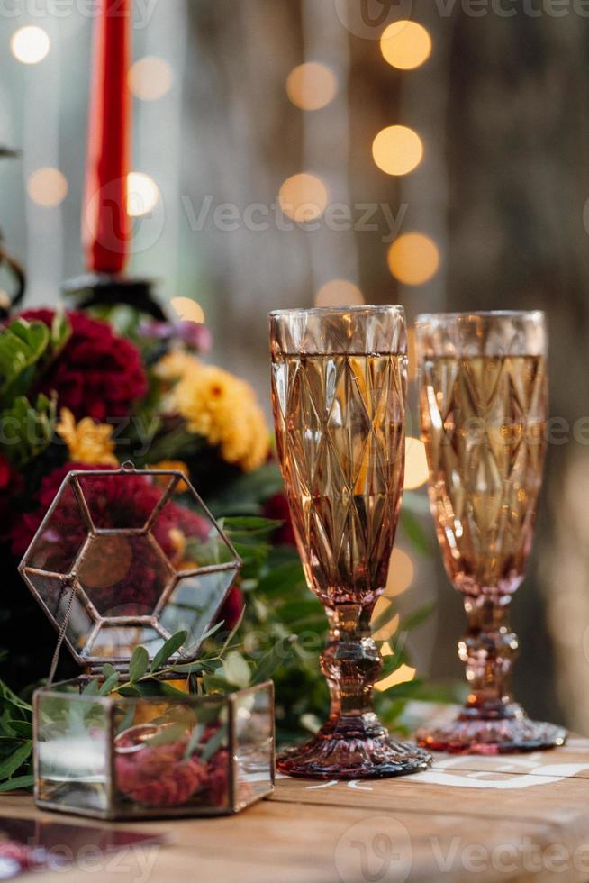 verres de mariage pour le vin et le champagne photo