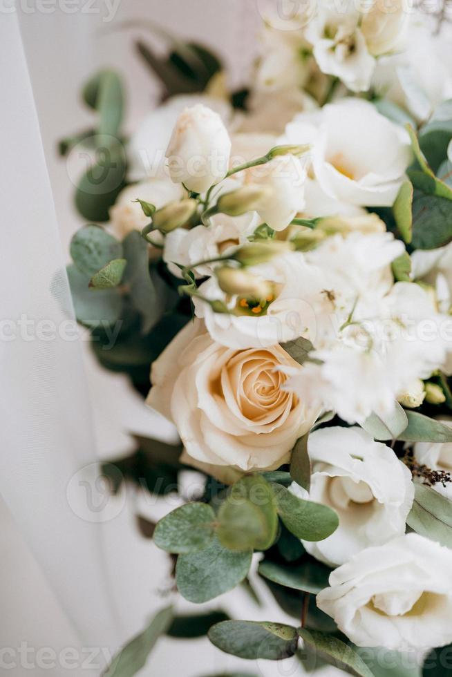 bouquet de mariage élégant de fleurs naturelles fraîches photo