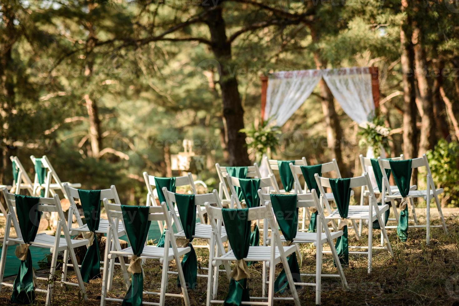 cérémonie de mariage dans les bois photo