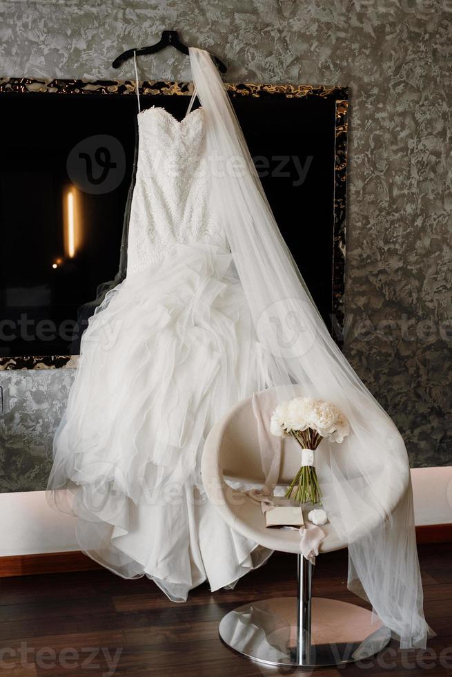 robe de mariée blanche parfaite le jour du mariage photo