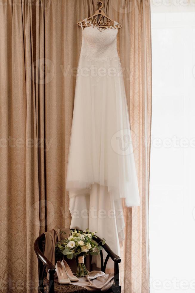 robe de mariée blanche parfaite le jour du mariage photo