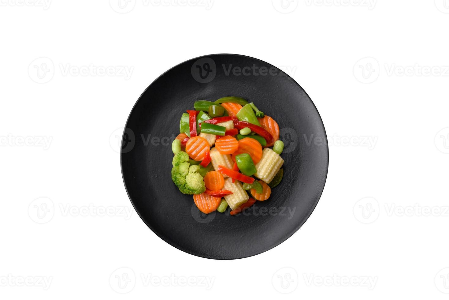 délicieux juteux brocoli légumes, carottes, asperges des haricots et cloche poivrons photo