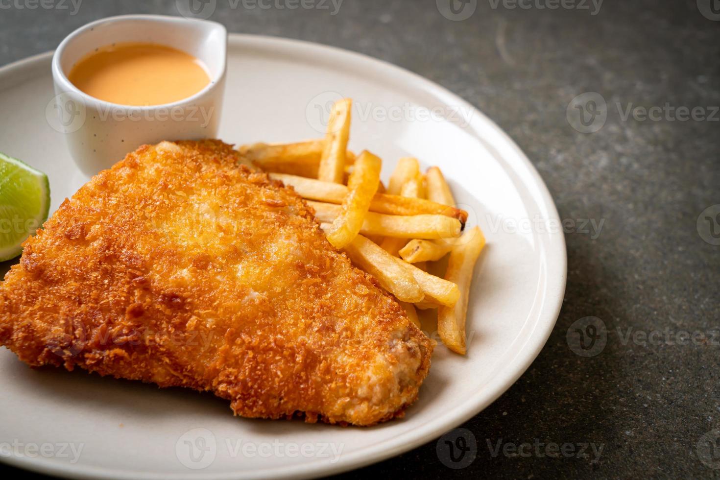 poisson frit et chips de pommes de terre photo