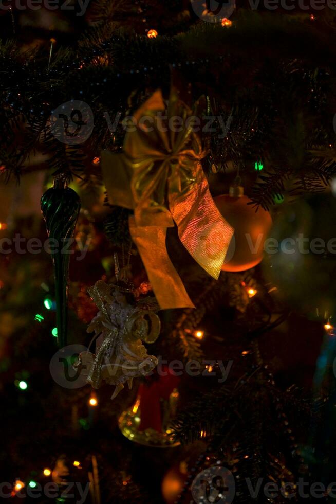 boule de Noel sur arbre photo