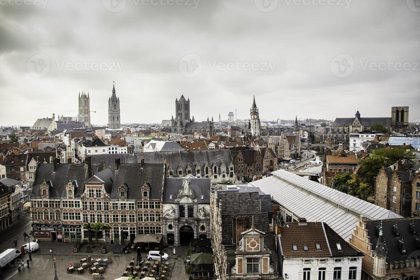 vue panoramique sur la ville de gand photo