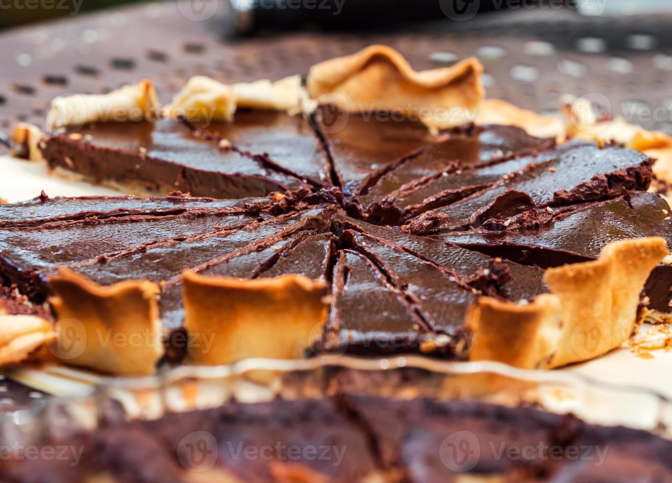 délicieux gâteaux faits maison. tartes au chocolat et aux baies. photo