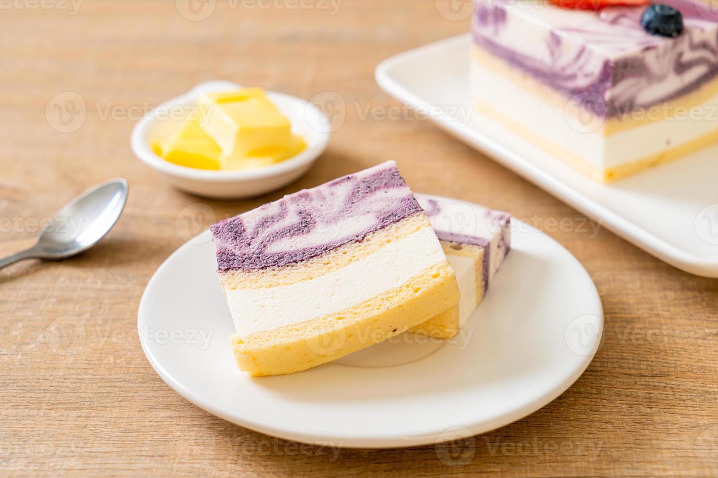 délicieux gâteau au yaourt aux myrtilles photo