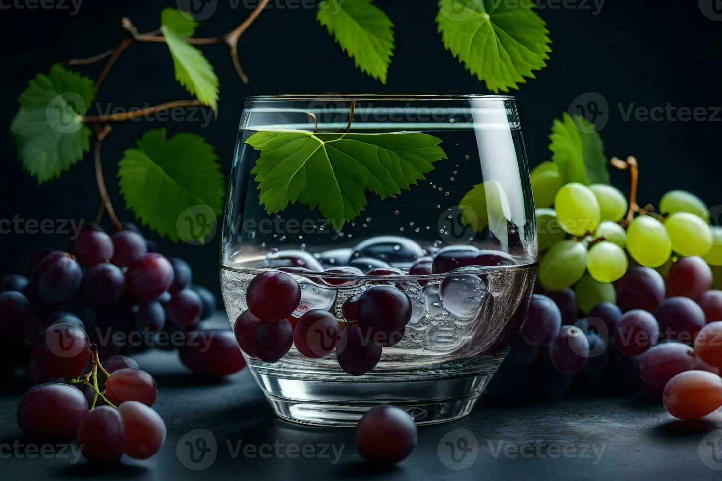 les raisins et l'eau dans une verre. généré par ai photo