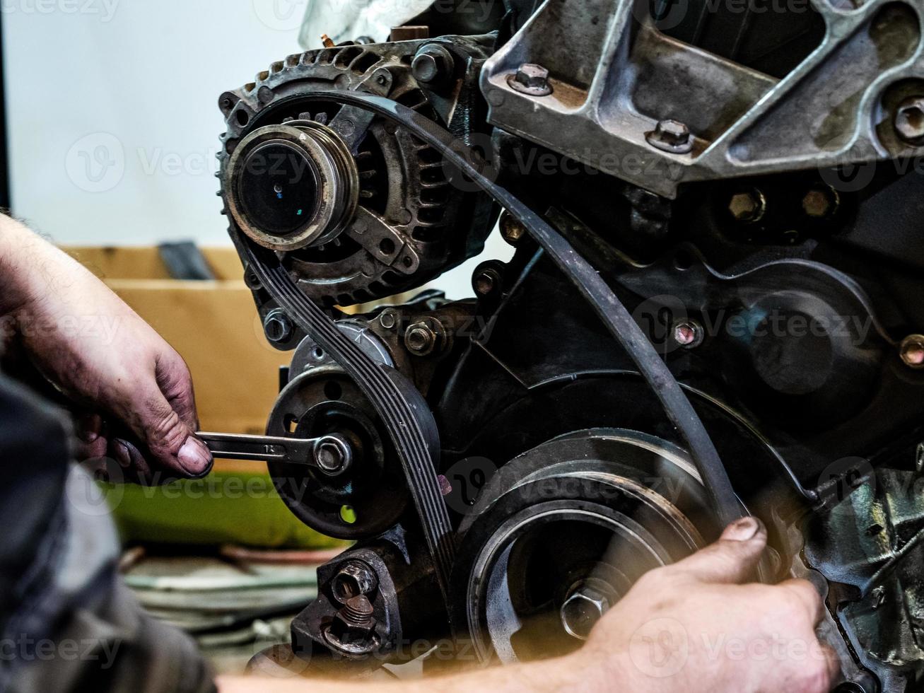 réparer un moteur diesel à combustion interne photo