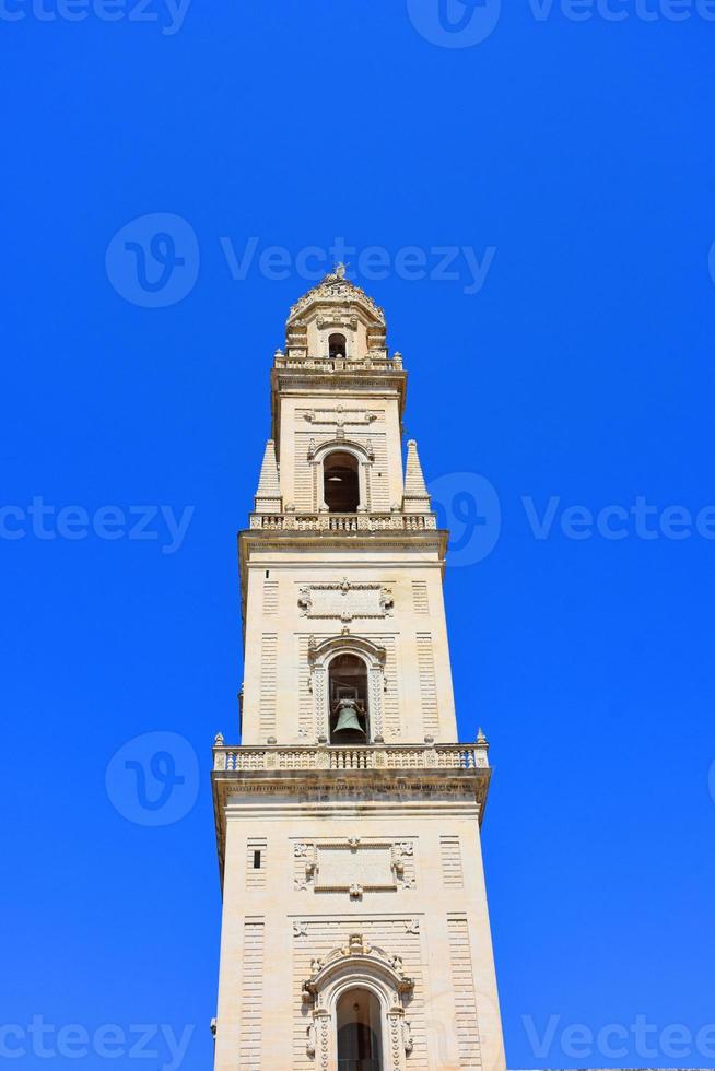 Italie, Lecce, ville à l'architecture baroque et églises et vestiges archéologiques. photo